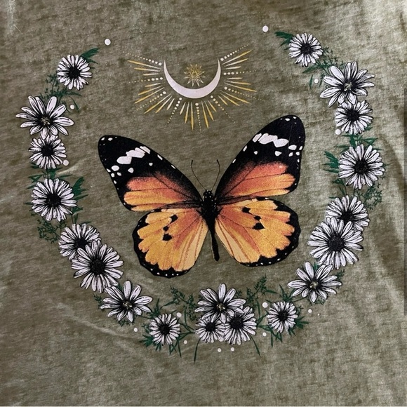 🦋 Rebellious One Butterfly Daisies Sage Green Tank Top - Picture 4 of 5